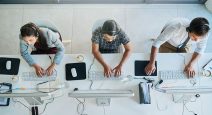 EMPLEADOS-EQUIPO-FELIZ